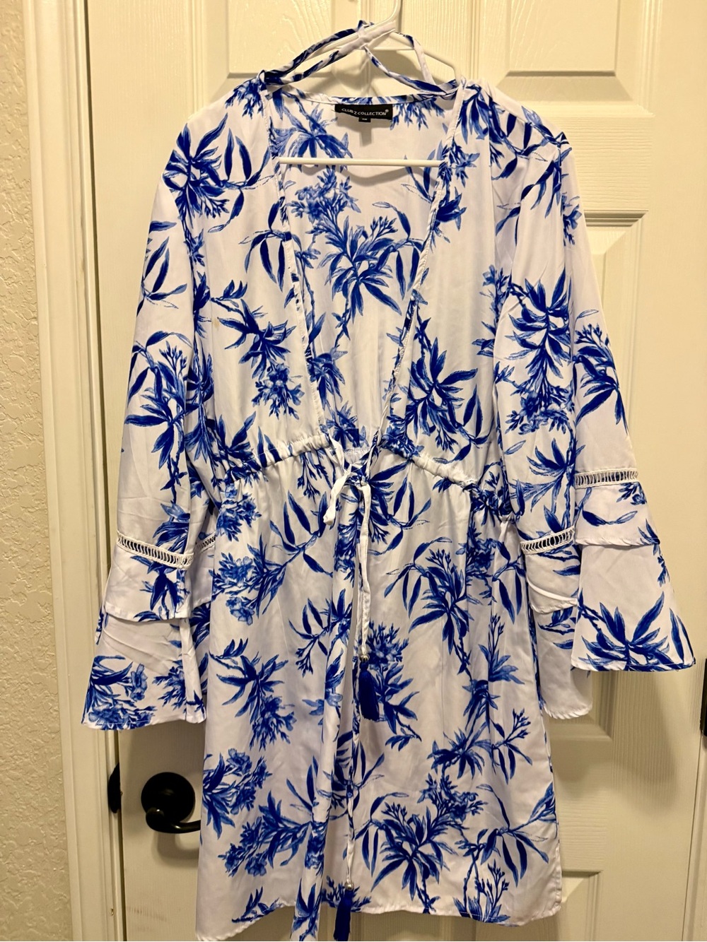 Women’s White & Blue Floral Swim Coverup Tunic